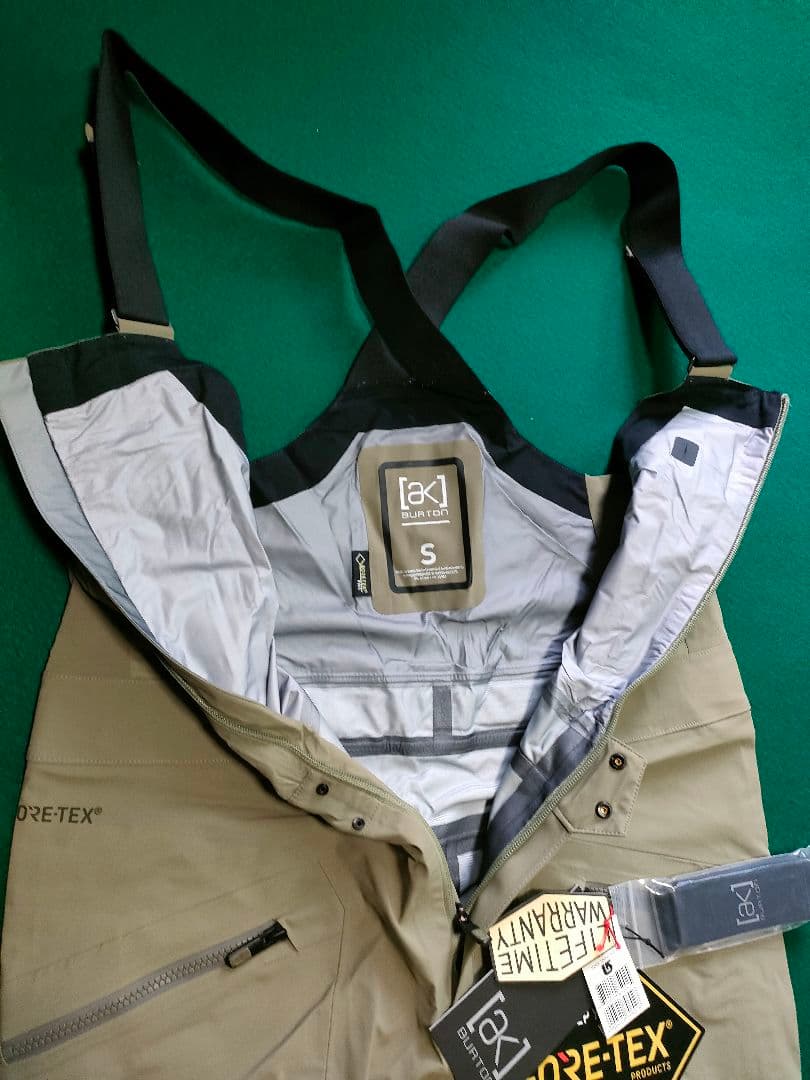 BURTON AK　GOＲE−TEX ３L Freebird ビブパンツ