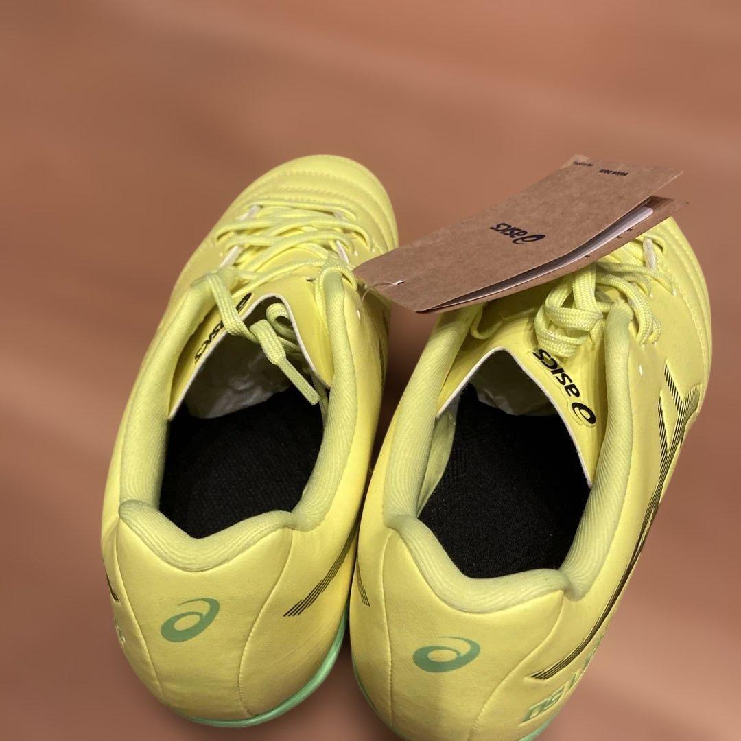 新品　asics アシックス　サッカーシューズ イエロー FGソール