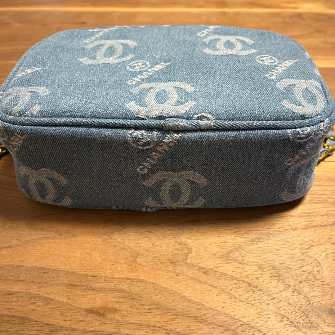 CHANEL ノベルティ　デニムバッグ ゴールドチェーン
