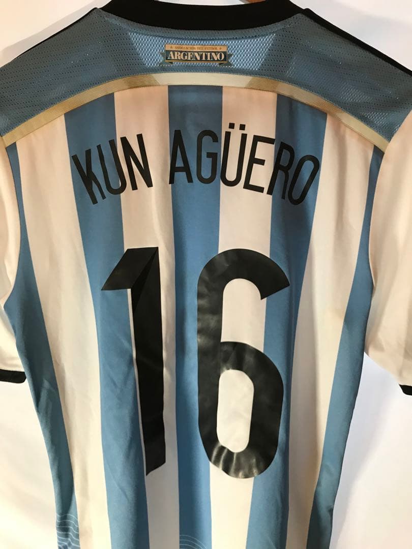正規品adidasアルゼンチン代表「16」セルヒオ・アグエロ 半袖Mユニフォーム