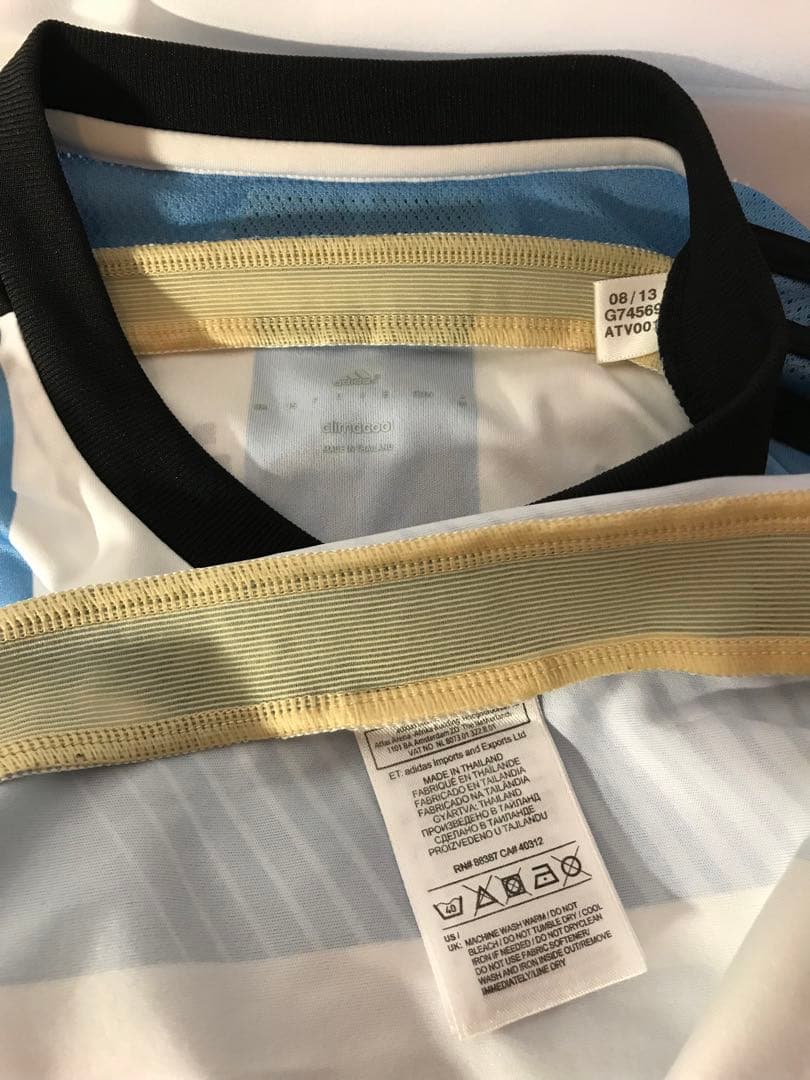 正規品adidasアルゼンチン代表「16」セルヒオ・アグエロ 半袖Mユニフォーム