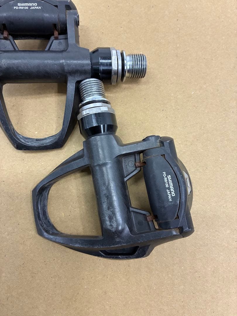 SHIMANO PD-R9100 ビンディングペダル プレート1つ欠品