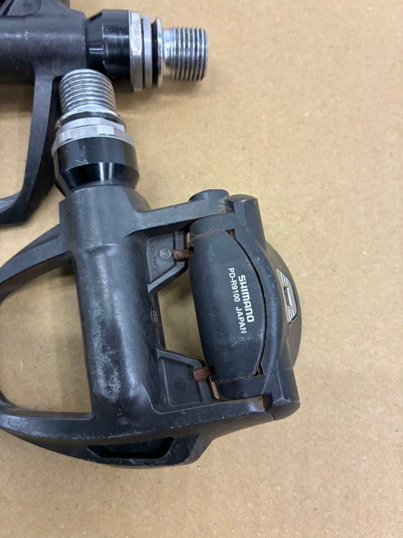 SHIMANO PD-R9100 ビンディングペダル プレート1つ欠品