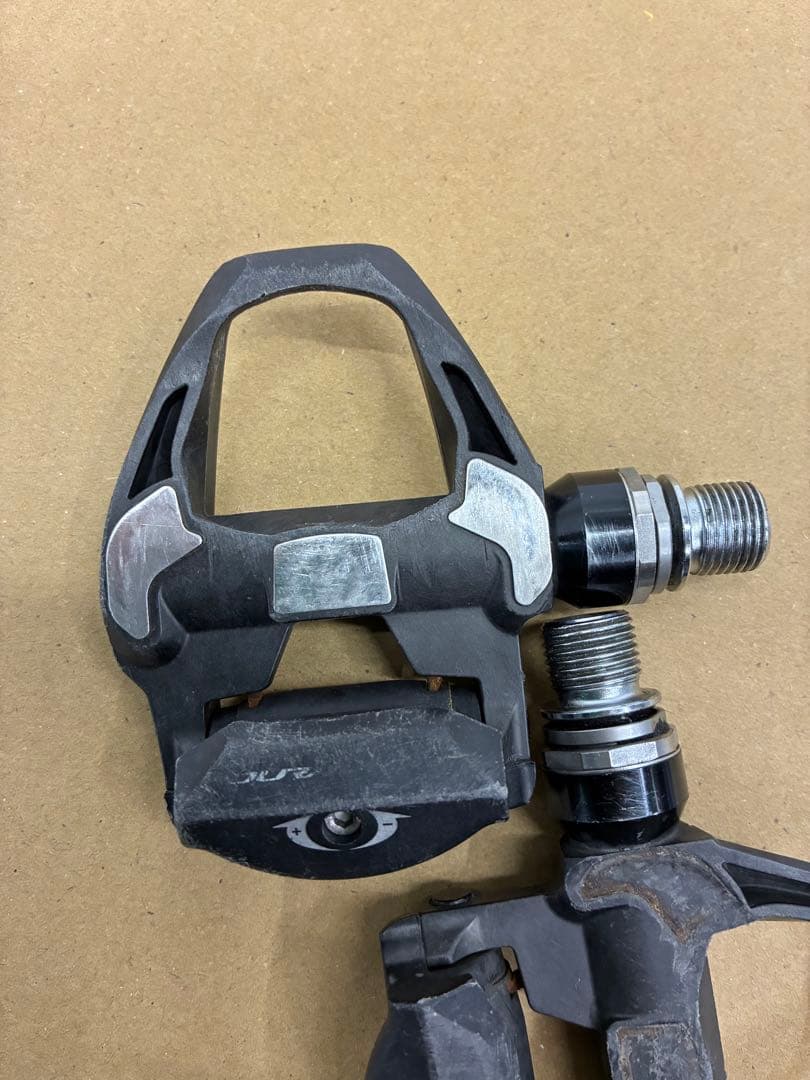 SHIMANO PD-R9100 ビンディングペダル プレート1つ欠品