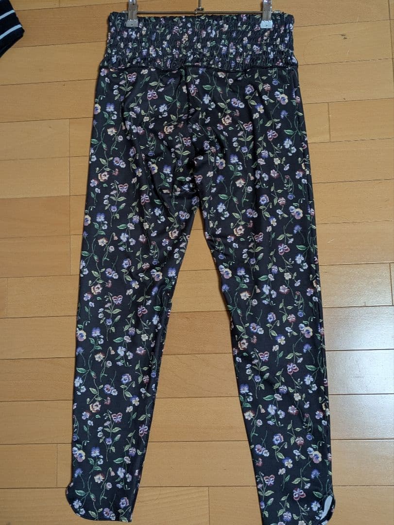 SUKALA LL スプリングフラワーシャーリングレギンス