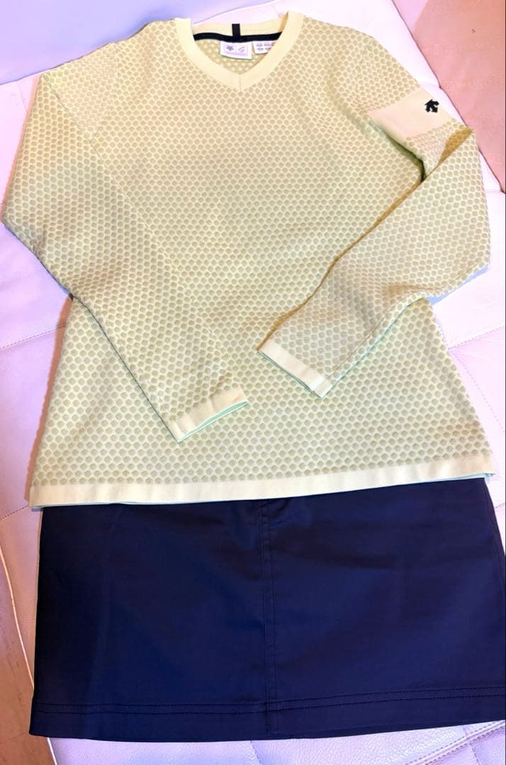 新品19,800円　デサントゴルフ　ライムグリーン Vネック セーター　M