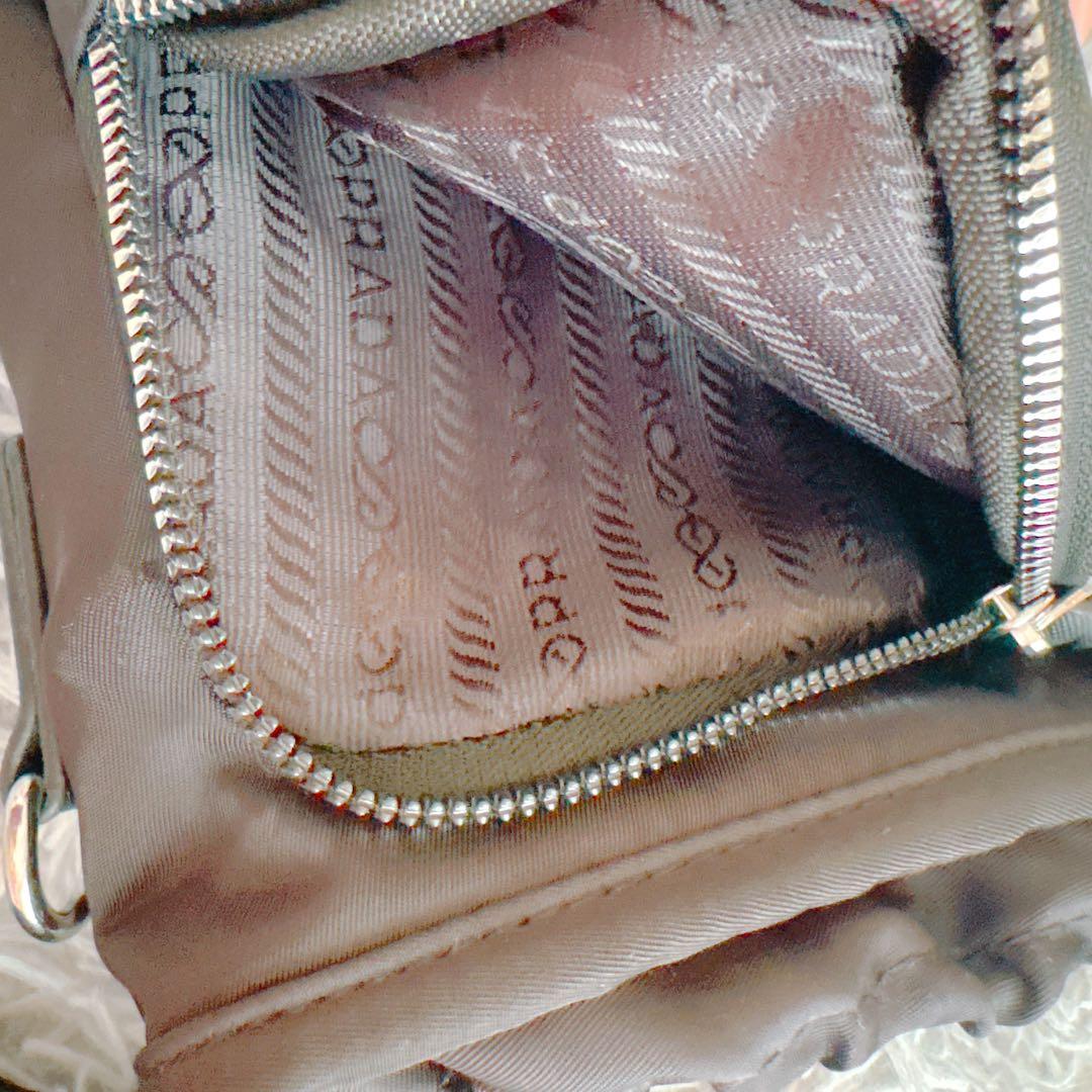 PRADA プラダ ノベルティ スマホショルダーバッグ