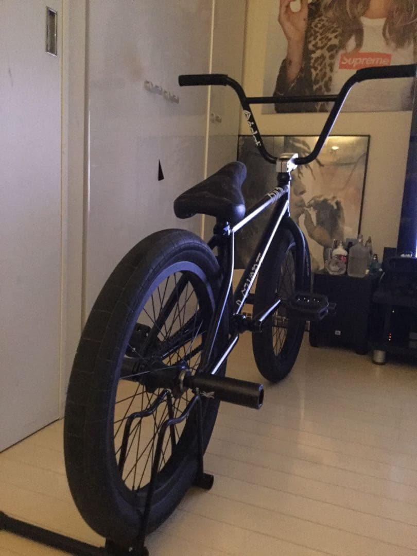 cult bmx こだわってパーツから組んでます