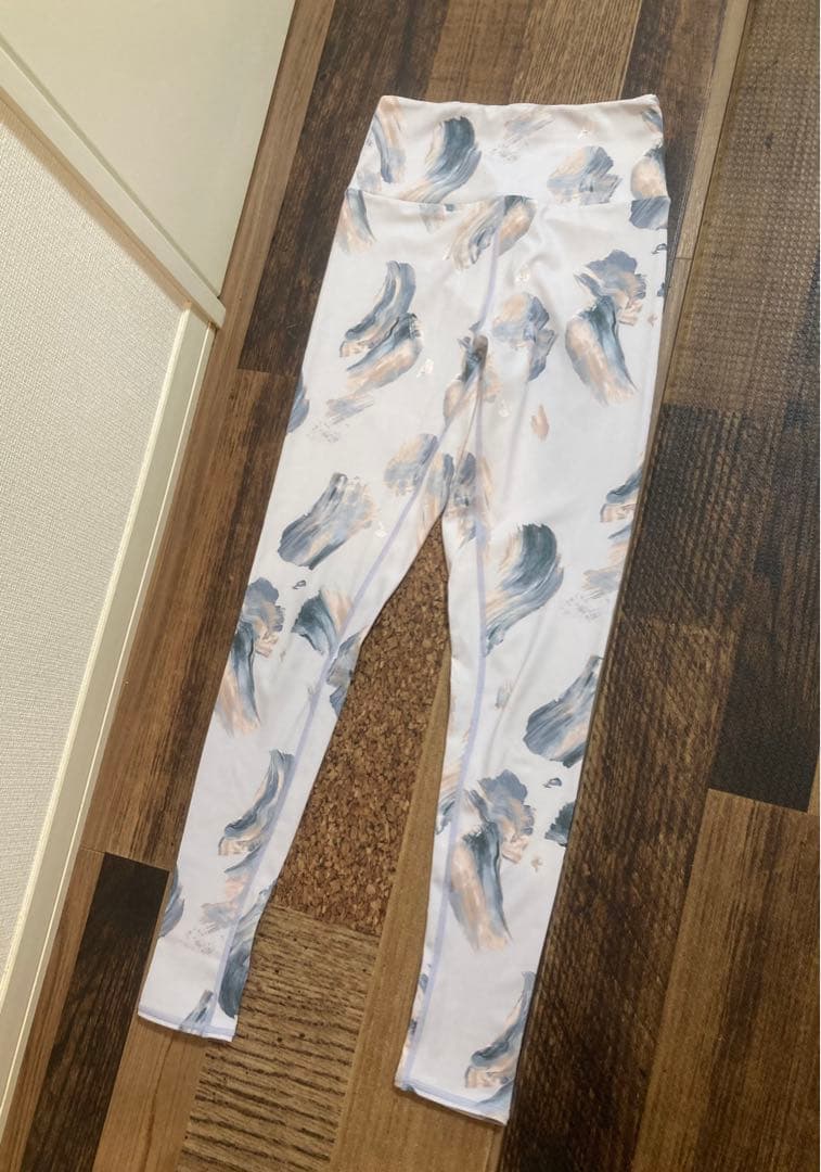 新品　emmi yoga　レギンス　マーブルアート柄　水陸両用