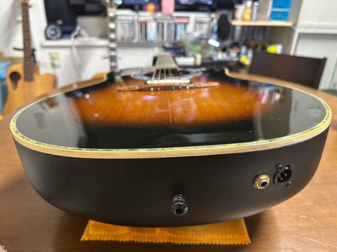 大人気❗️Ovation(オベーション)1769Custom Legend
