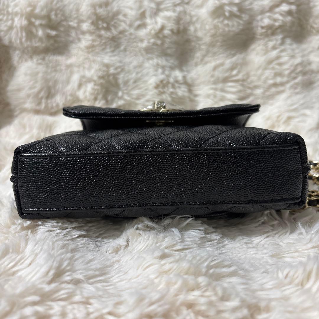 CHANEL ブラック ショルダーバッグ ゴールド金具