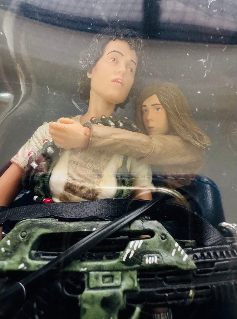 新品未使用⭐︎NECA 30周年記念⭐︎エイリアン ニュート&リプリー フィギュア