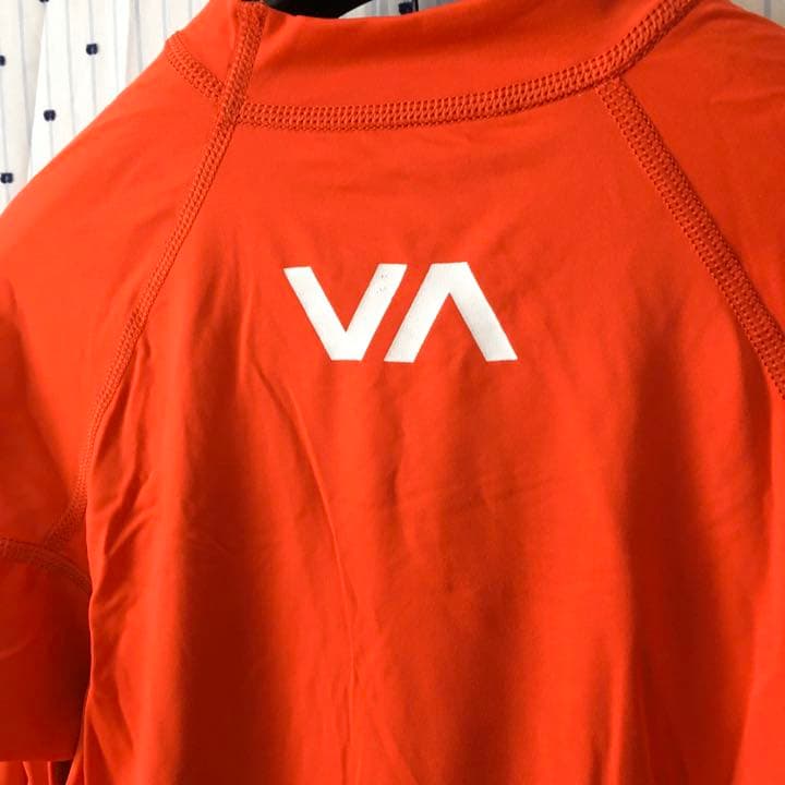RVCAルーカUS限定ロングスリーブラッシュガード M red
