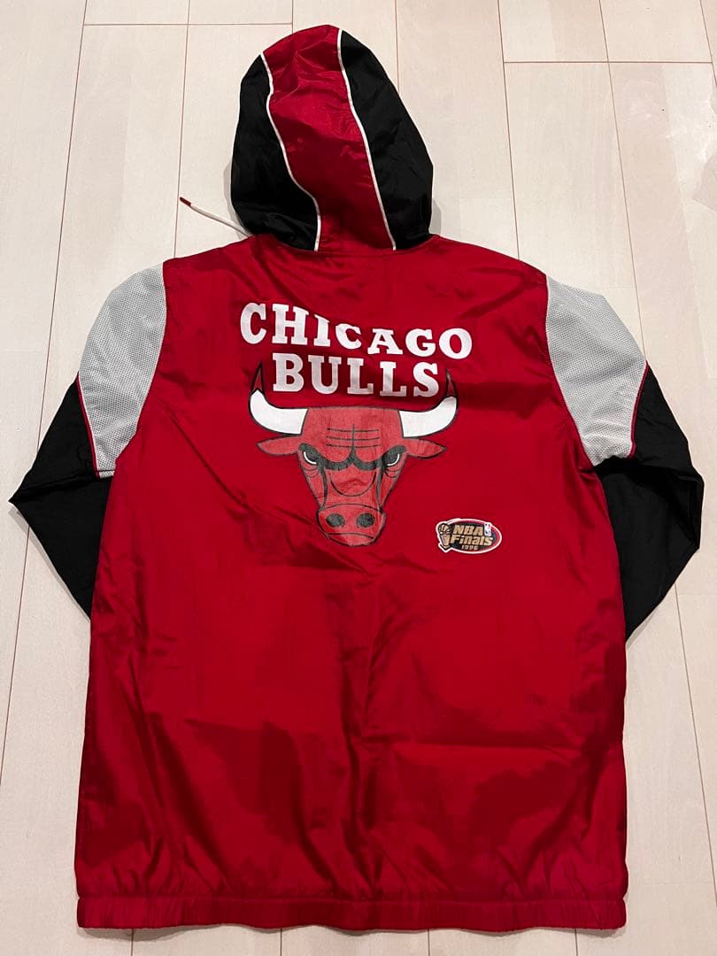 Mitchell & Ness NBA シカゴ ブルズ ウィンドブレーカー