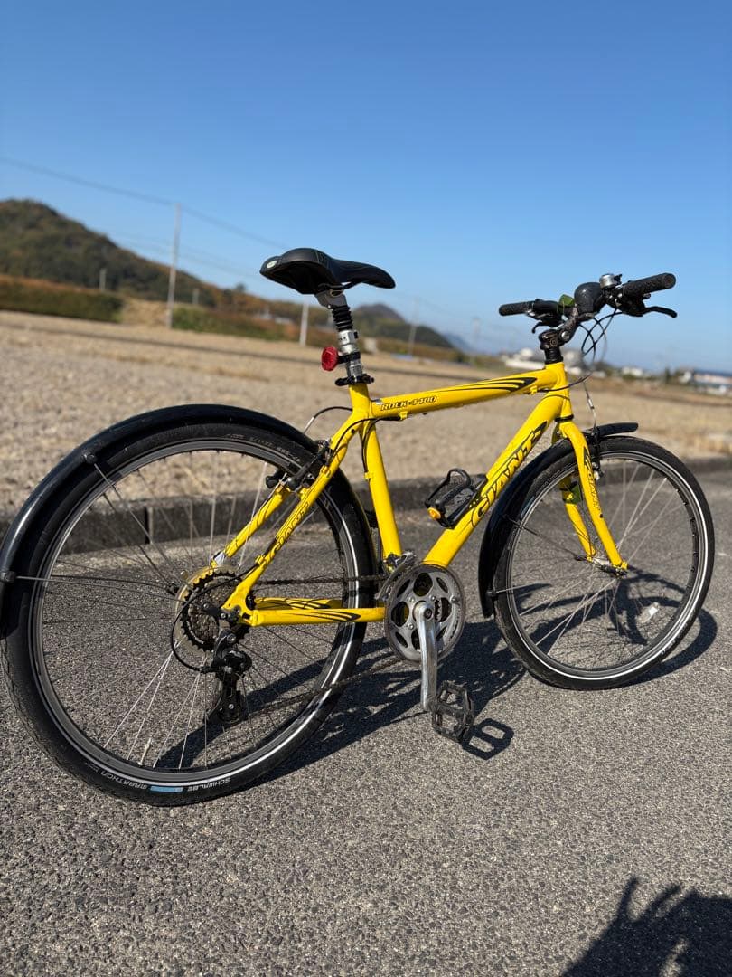 香川　GAIANT クロスバイク　ジャイアント　　ロードバイク　自転車