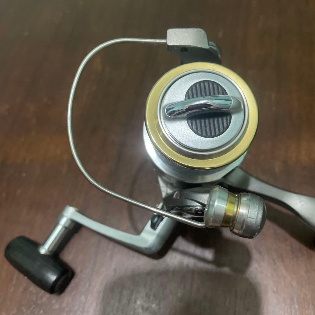 ステラ　2000 シルバー スピニングリール フロントスプール