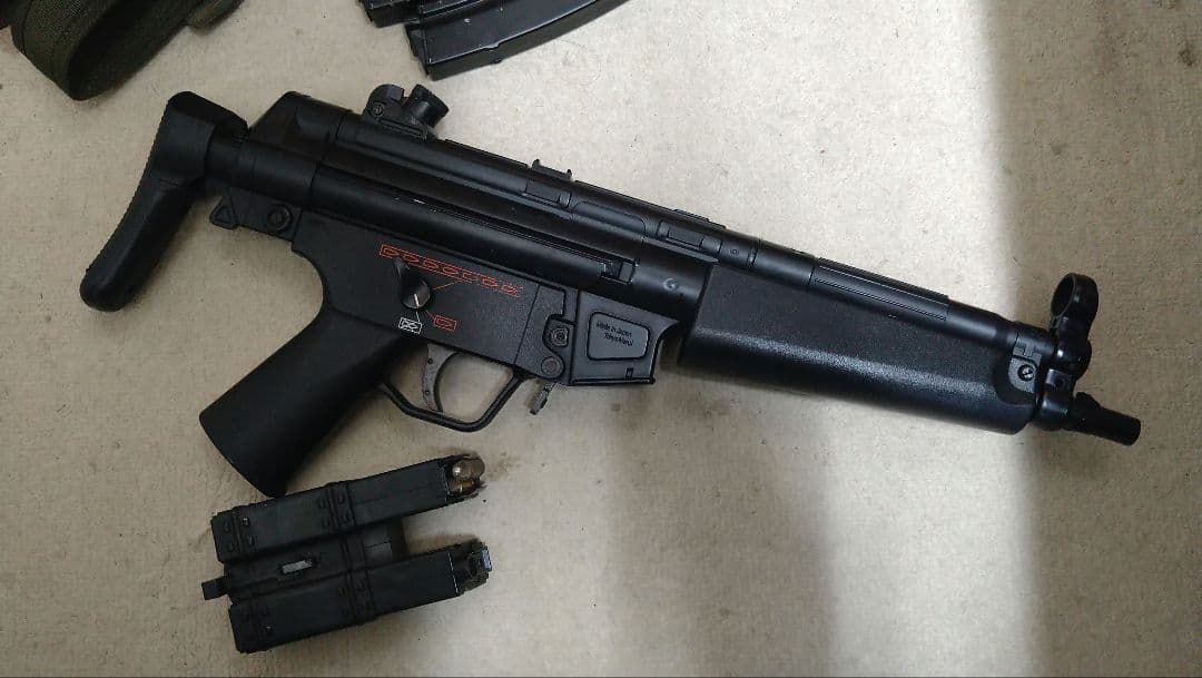 J*.様 東京マルイ　MP5A5 BB弾入り多弾マガジンとバッテリーの直ぐ使える
