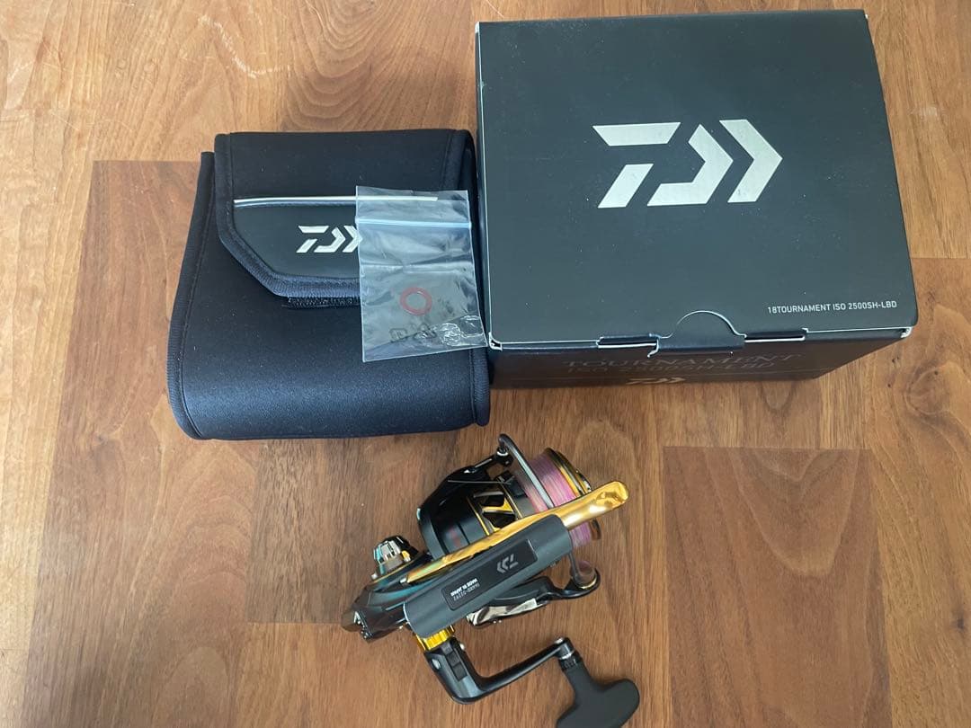 Daiwa 18 トーナメント ISO 2500SH-LBD リール 新品