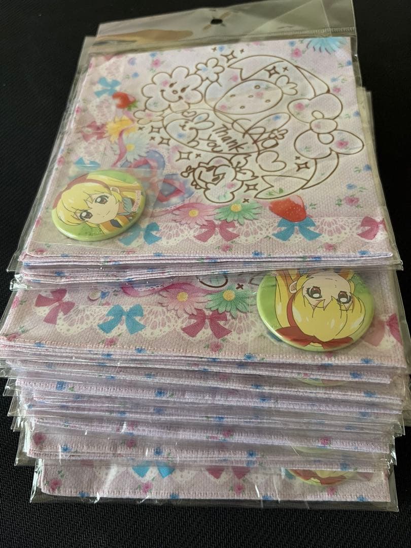 値*️様 【新品】アイカツ！ メモリアルハンカチ 星宮いちご 缶バッジ付 16個