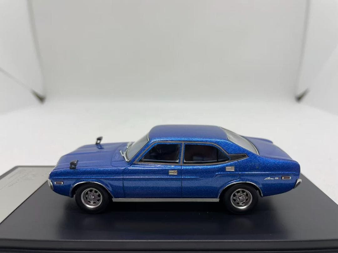 402-681 Hi-Story 1/43 マツダ LUCE CUSTOM GR