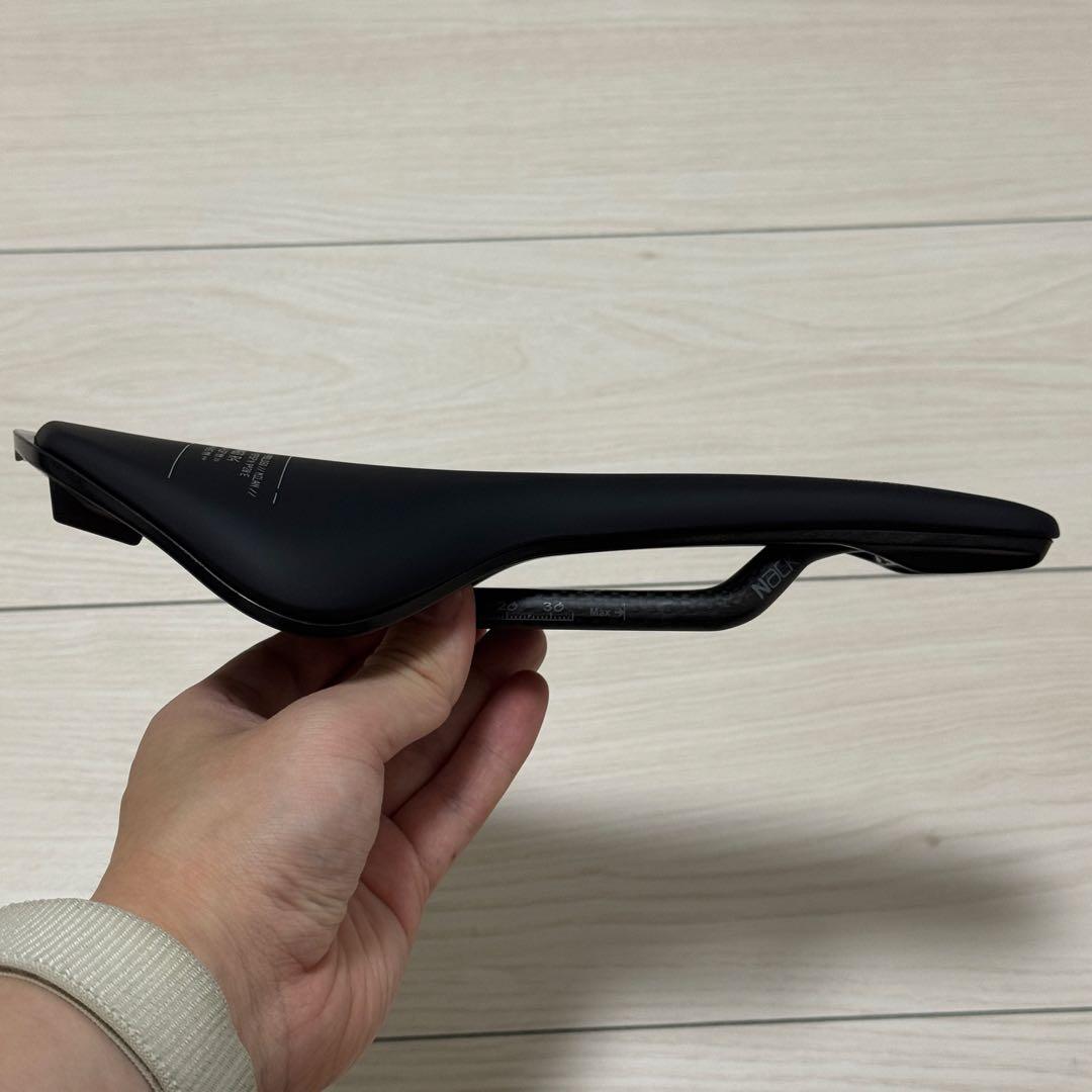 Prologo Nago R4 NACK 137 カーボンレールサドル