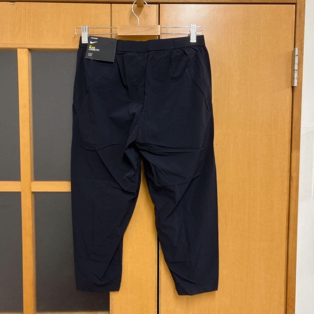新品　NIKE トレーニングパンツ　パンツ　ズボン　トレーニングウェア　ナイキ