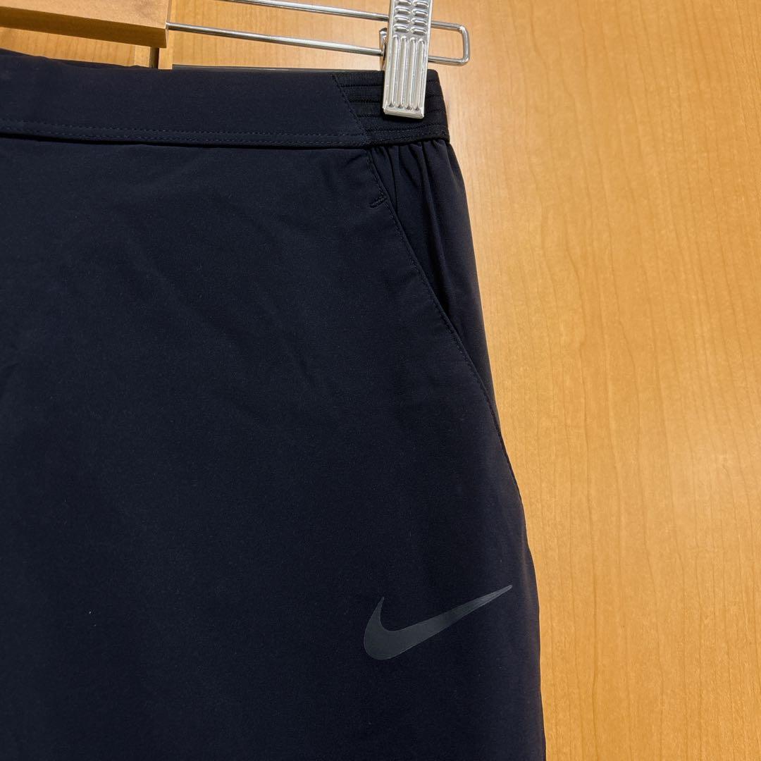 新品　NIKE トレーニングパンツ　パンツ　ズボン　トレーニングウェア　ナイキ