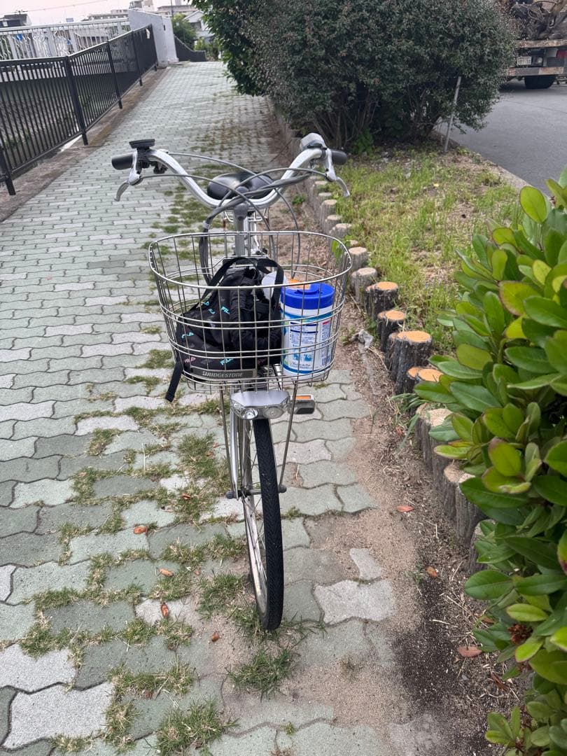 シルバー 電動アシスト自転車 前バスケット付き　引き取り出来る方
