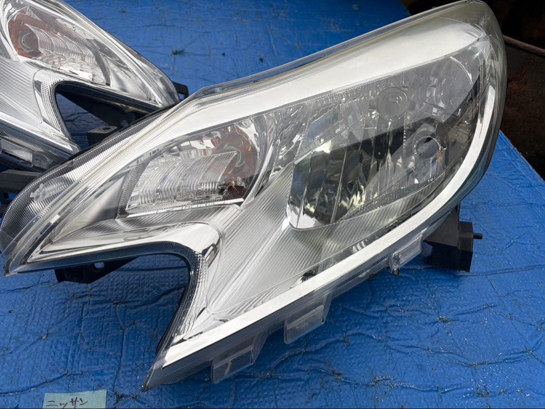 日産　ノート　E12 ヘッドライト左右セット03 ハロゲン