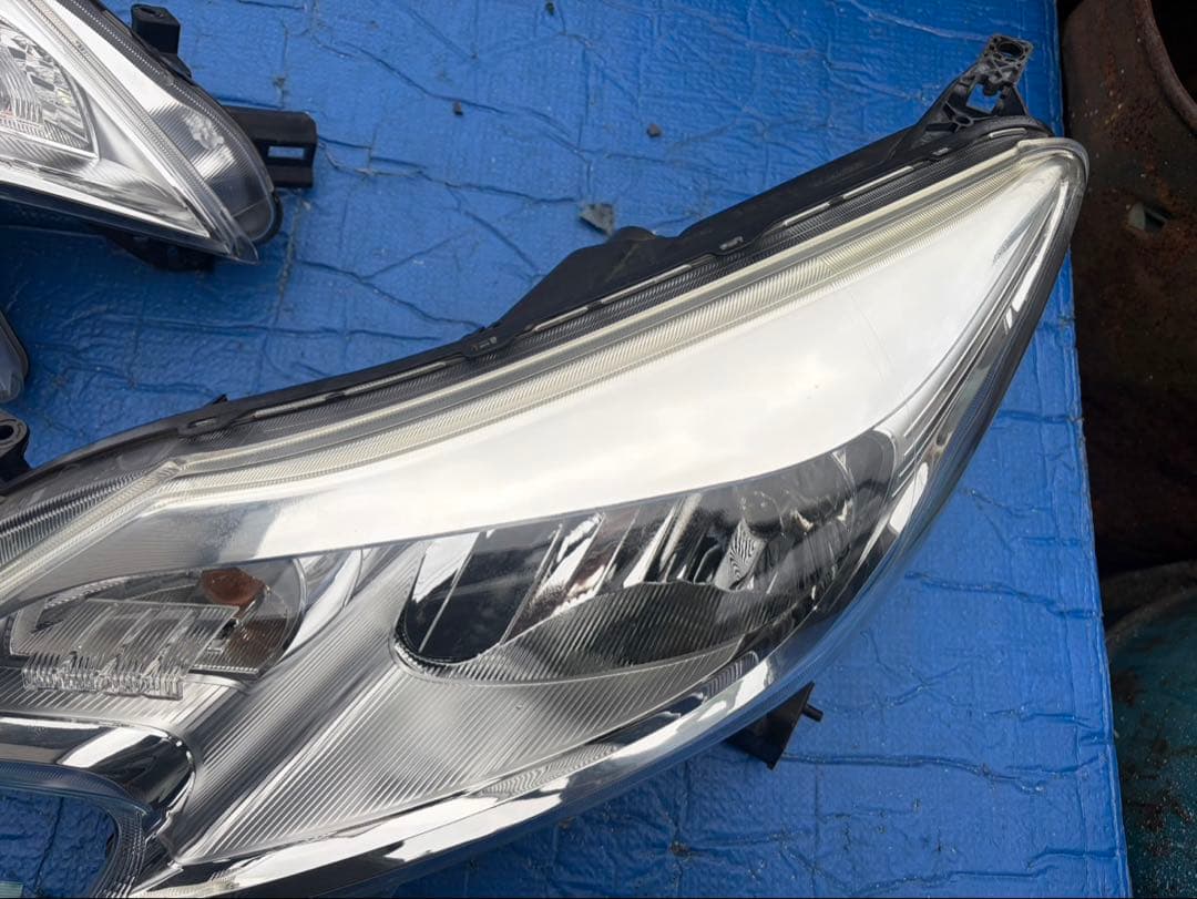 日産　ノート　E12 ヘッドライト左右セット03 ハロゲン