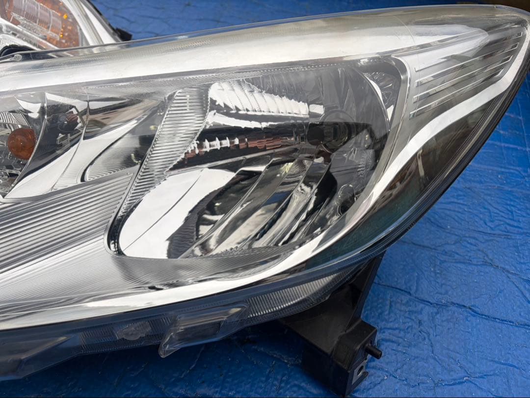 日産　ノート　E12 ヘッドライト左右セット03 ハロゲン