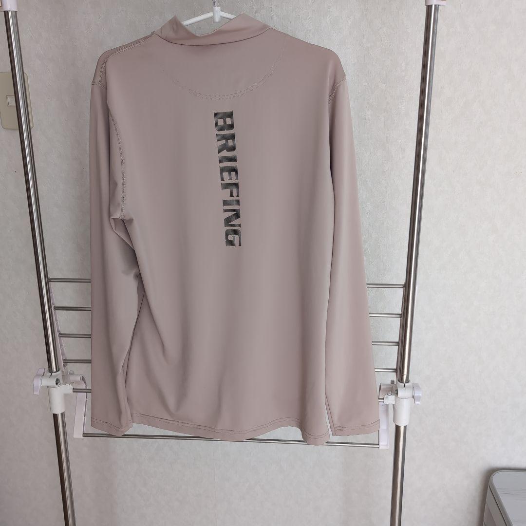 BRIEFING ブリーフィング　ベージュのモックネック
