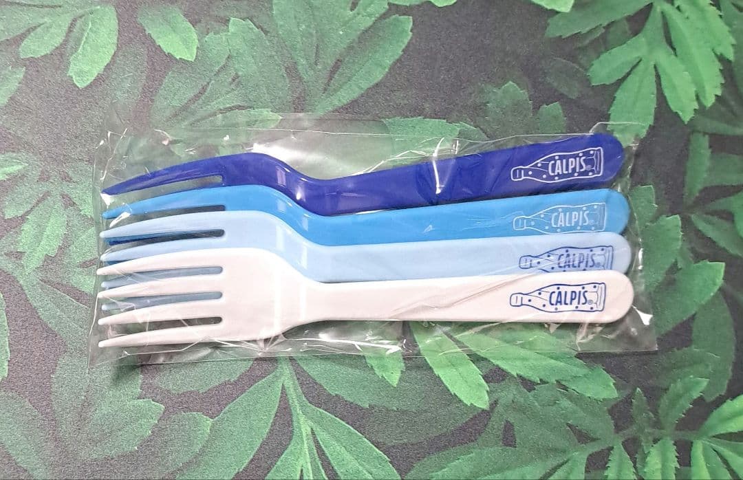【激レア】アフタヌーンティー カルピスコラボ 角型3段コンパクト＋食器2点＋他1