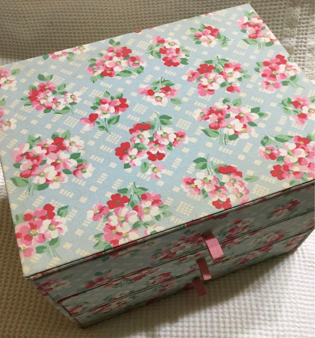 Cath Kidston 3段収納小物入れ アクセサリーケースとポストカード