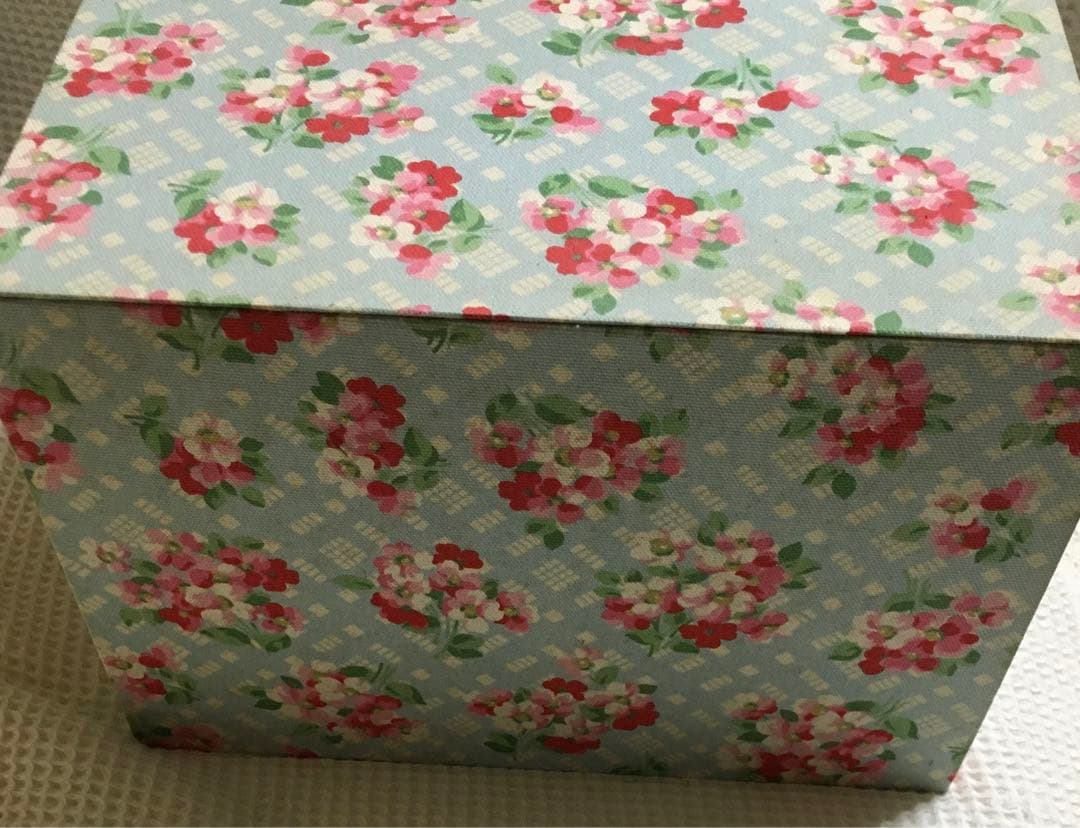 Cath Kidston 3段収納小物入れ アクセサリーケースとポストカード
