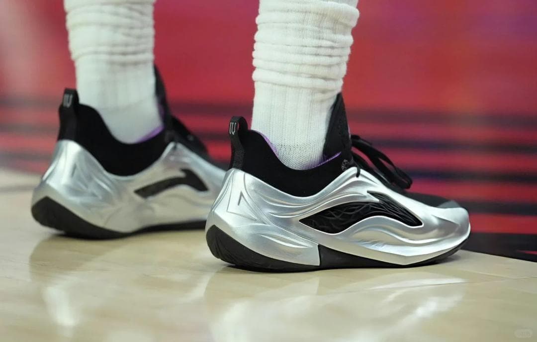 【日本未発売/新品】Li-Ning JB4 ジミー・バトラー US11