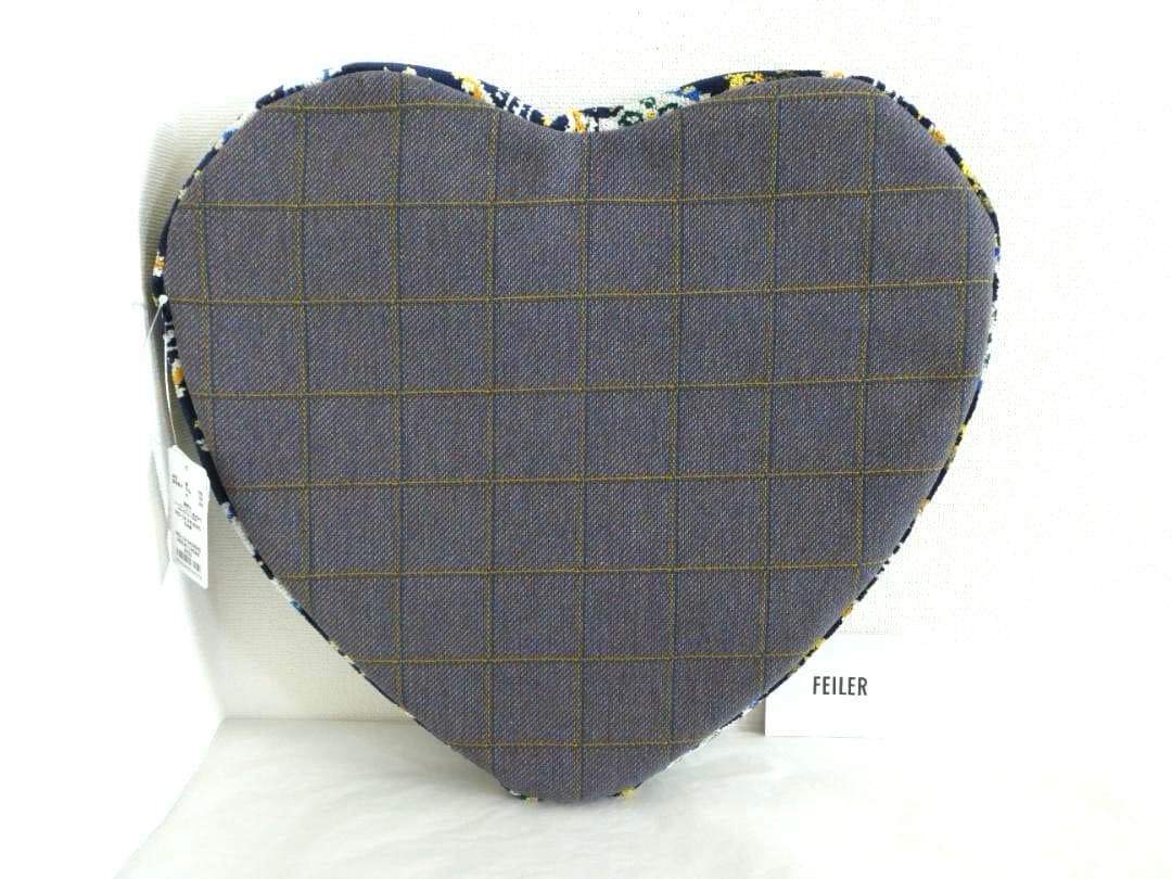 １万円お値下げ【フェイラー】小鳥のカップル、花を摘むリス、ハートシートクッション