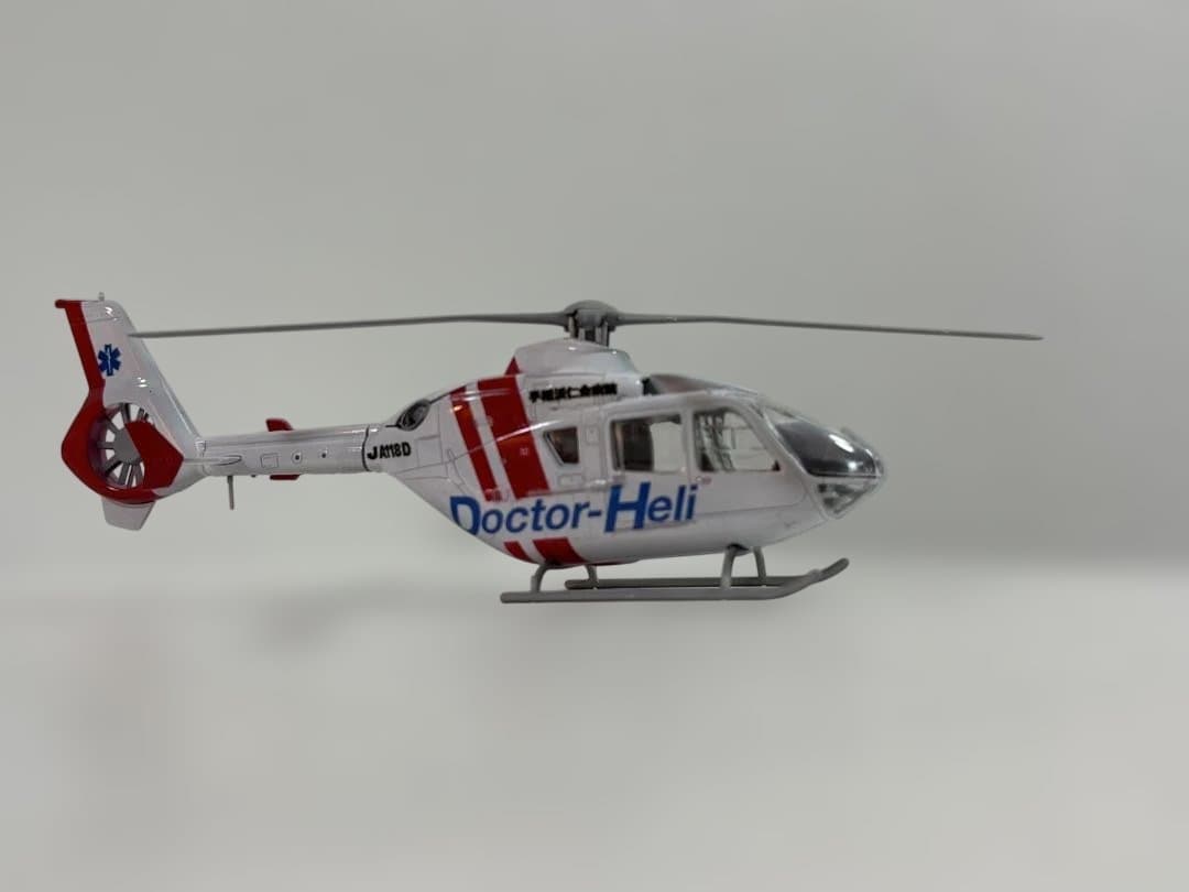 【完成品】1/72 ドクターヘリプラモデル※ジャンク品