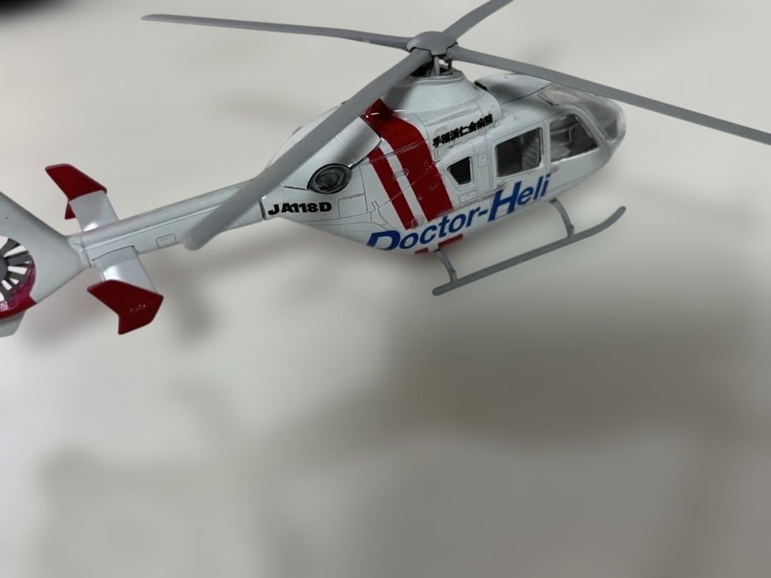 【完成品】1/72 ドクターヘリプラモデル※ジャンク品