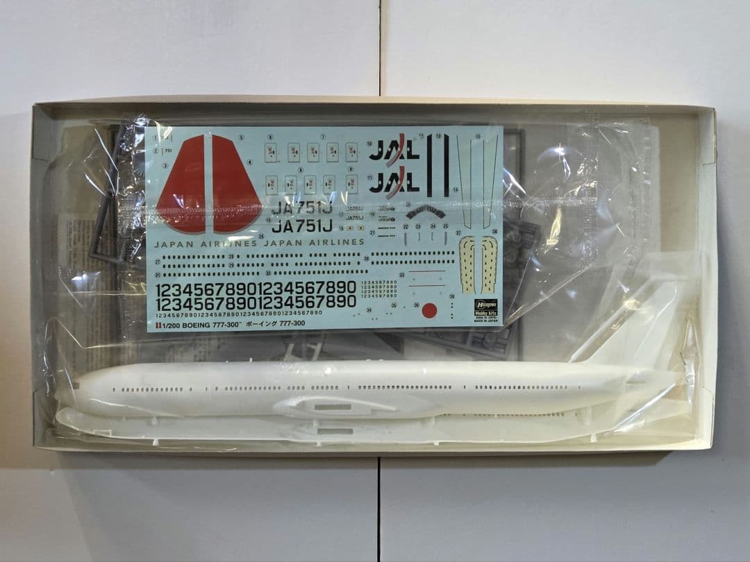 ハセガワ 1/200　ＪＡＬ【旧ロゴ】BOEING 777-300　プラモデル