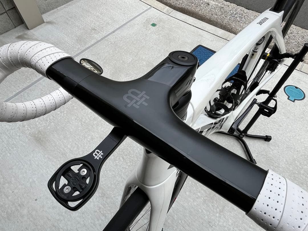 自転車本体 TREK MADONE 2022+ BONTRAGER Aeolus pro 3