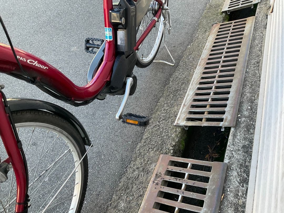 ヤマハ最新機種電動アシスト自転車チェアー26インチレッド系アルミボディー