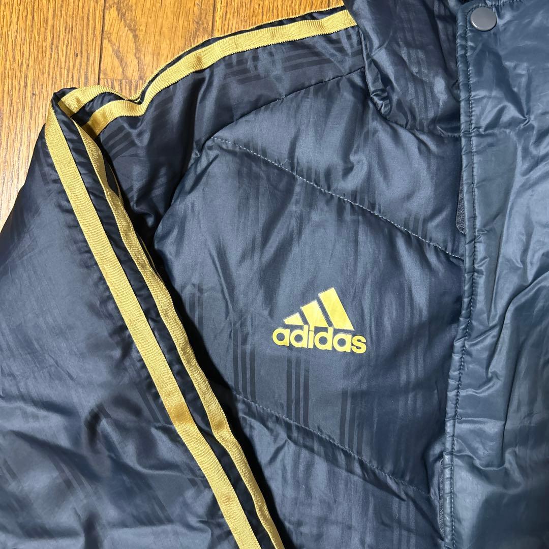 超美品！adidas ロングダウンコート　ベンチコート ネイビー/ゴールド