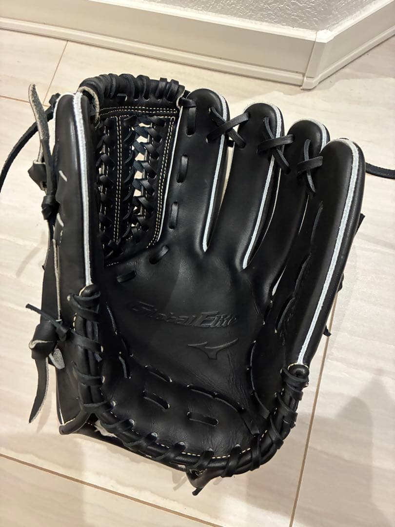 ミズノグローバルエリートSIGNA軟式オールラウンド用グラブ