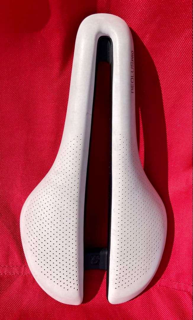 BONTRAGER AEOLUS PRO サドル １４５mm カーボンレール