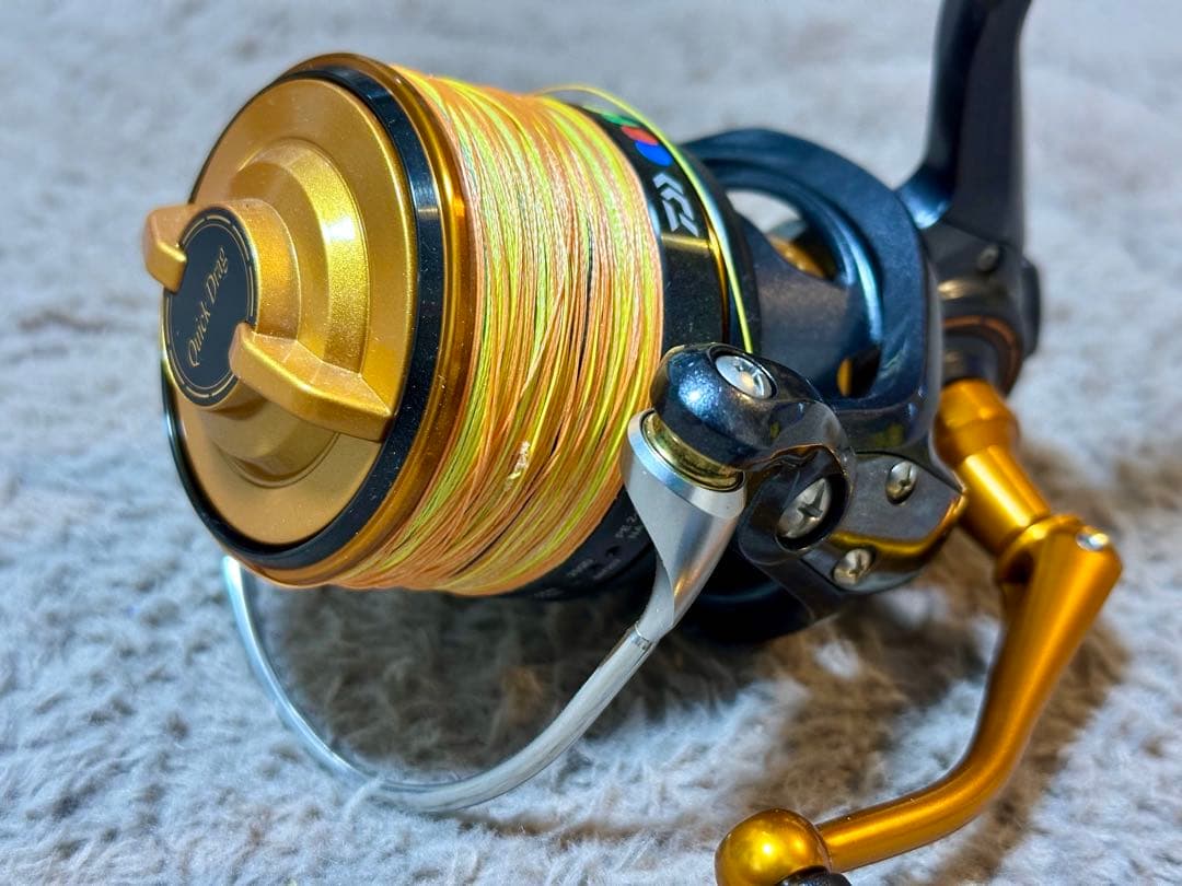 DAIWAスピニングリール　投げ　19キャスティズム25QD 新品ライン　箱付き