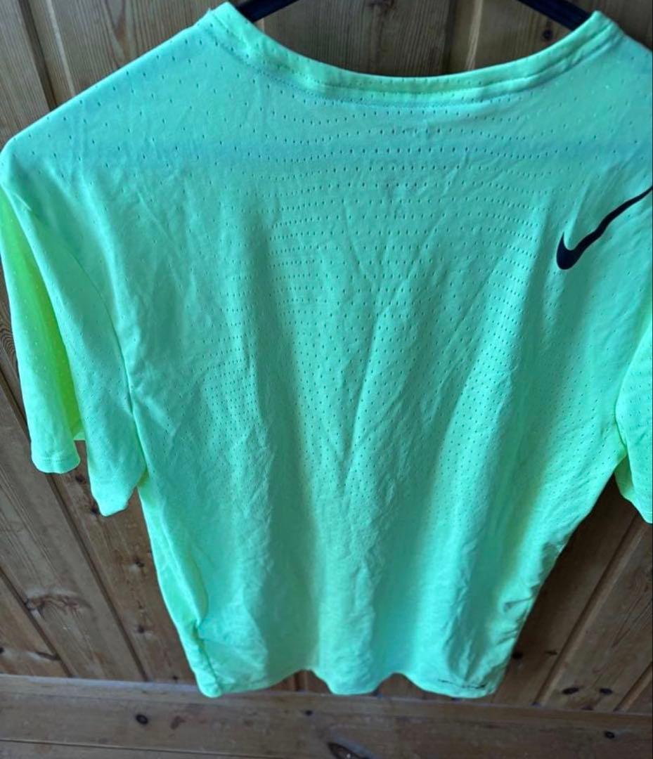 NIKE エアロスイフトT Sサイズ