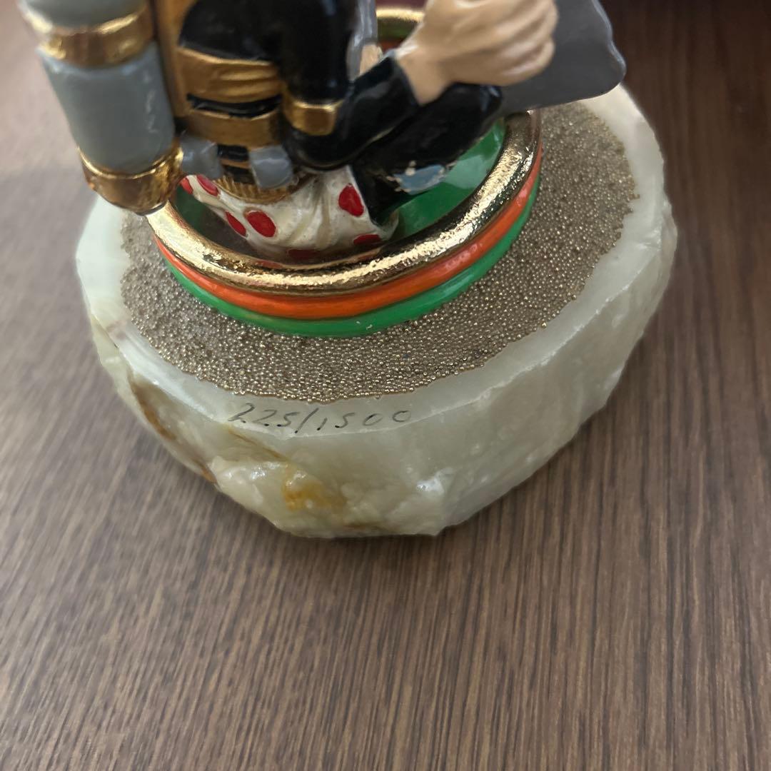 ロンリー 置き物