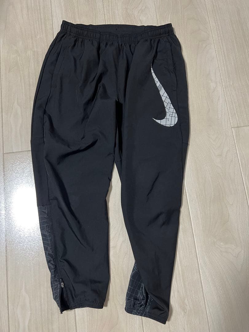 Nike ラン　ディビジョンマイラー　上M下L 早い者勝ち