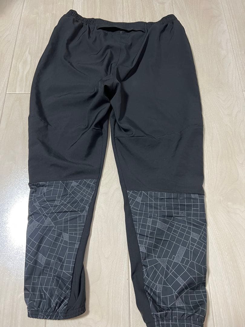 Nike ラン　ディビジョンマイラー　上M下L 早い者勝ち